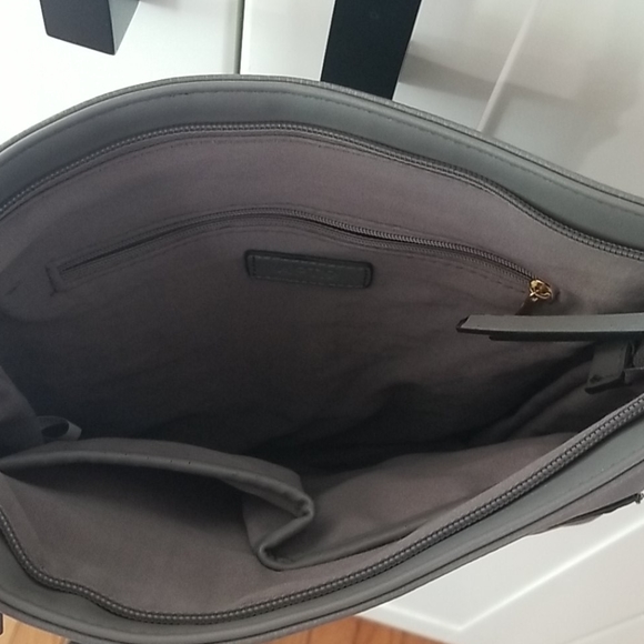 APT 9 gray purse - Picture 2 of 3